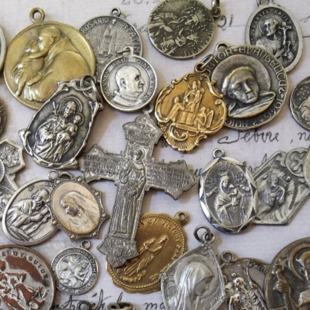 Lot of 10 Antique/Vintage  Religious Medals Pendants Pins